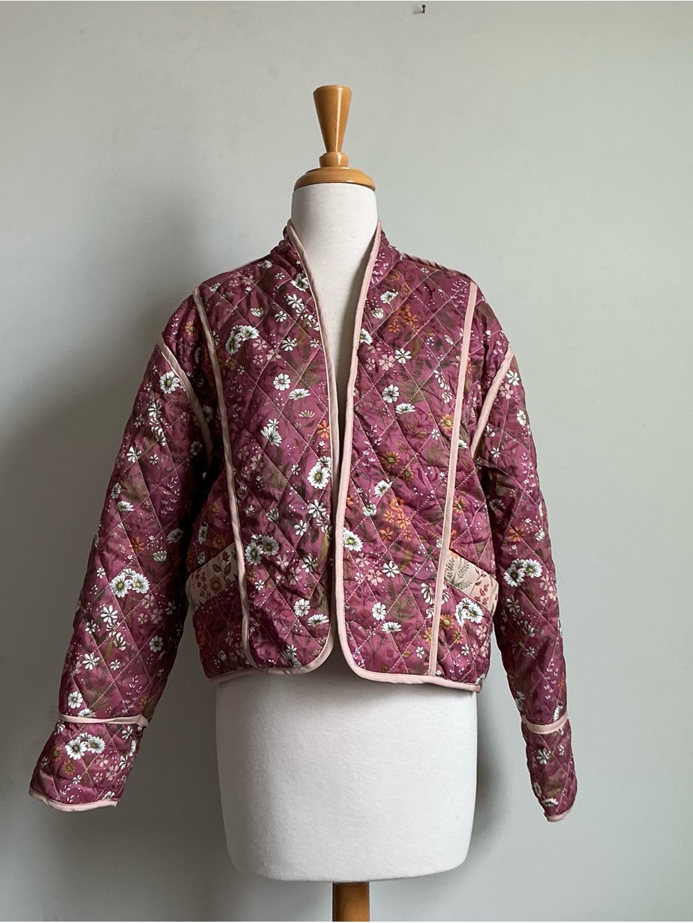 Reversible quilted floral jacket M cropped kimono boho pink mauve boutique